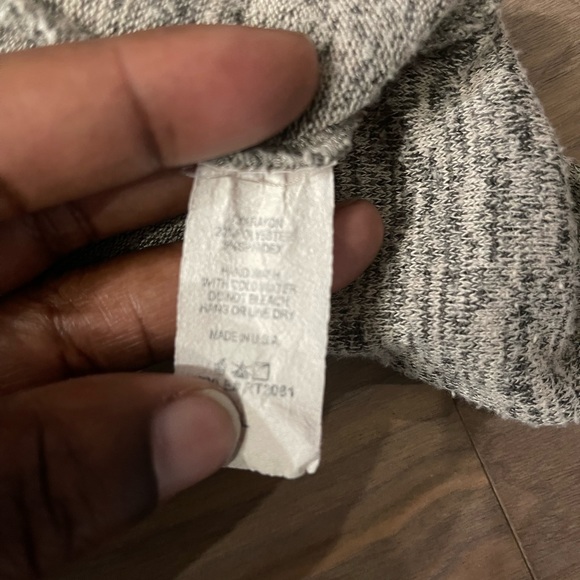 EUC XL Gray Cardigan - Picture 6 of 6